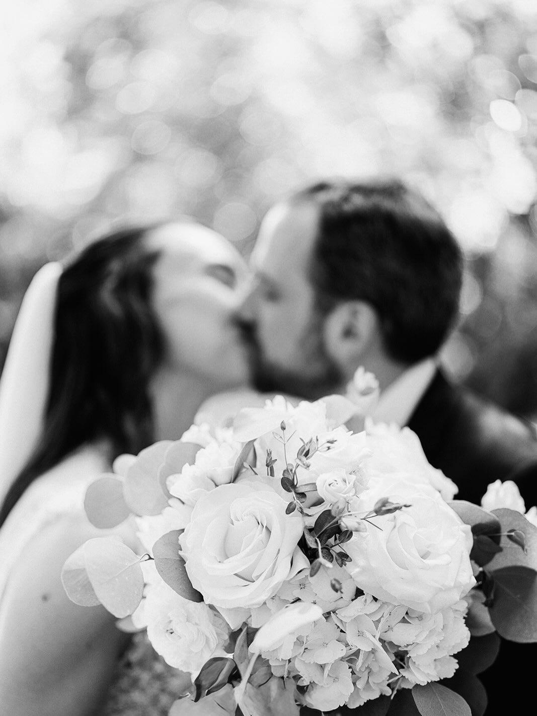 Capturing Timeless Elegance at the Esplanade Lakes Ballroom: A Photographer's Insight