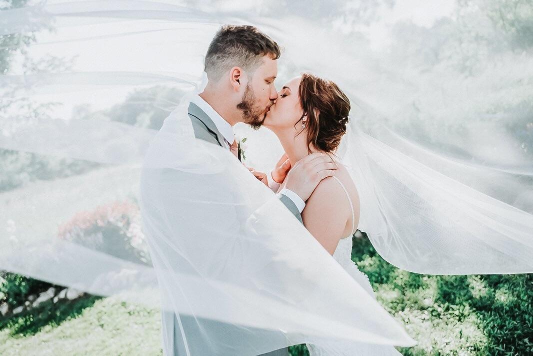The Undeniable Magic of Wedding Veils in Photography